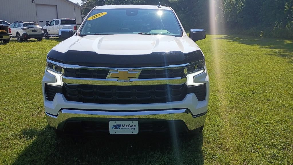 Used 2022 Chevrolet Silverado 1500 LT AWD/4WD image 2