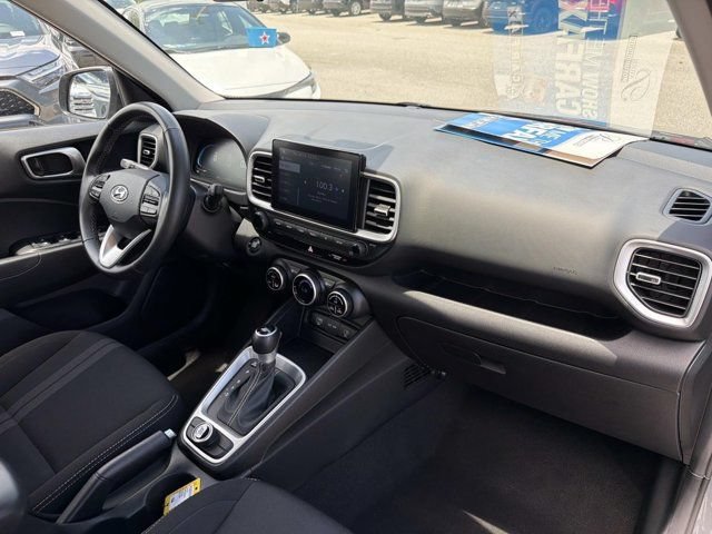 Used 2025 Hyundai Venue SEL FWD image 17