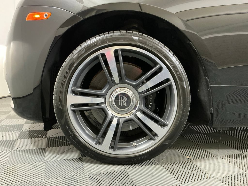 Used 2014 Rolls-Royce Wraith RWD image 32