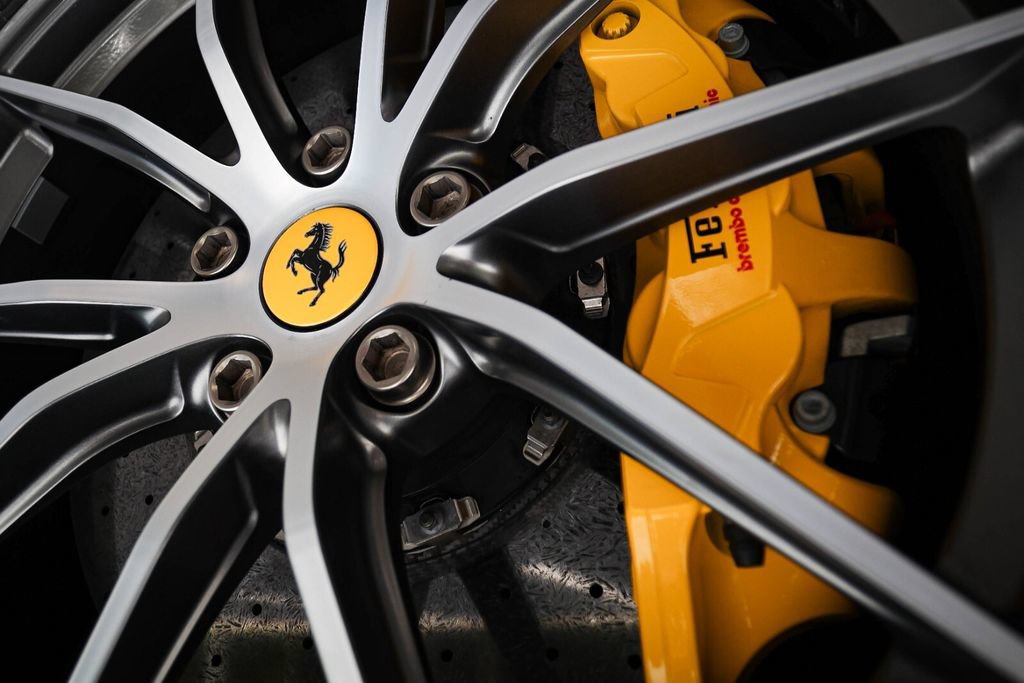 Certified 2019 Ferrari 812 Superfast RWD image 14
