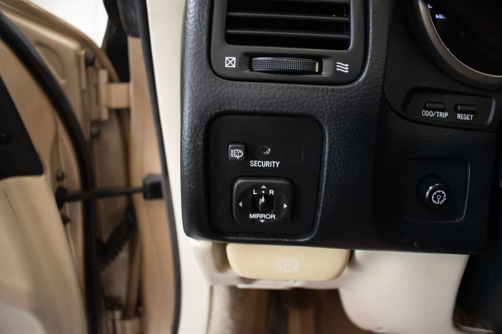 Used 2008 Lexus SC 430 Convertible RWD image 22