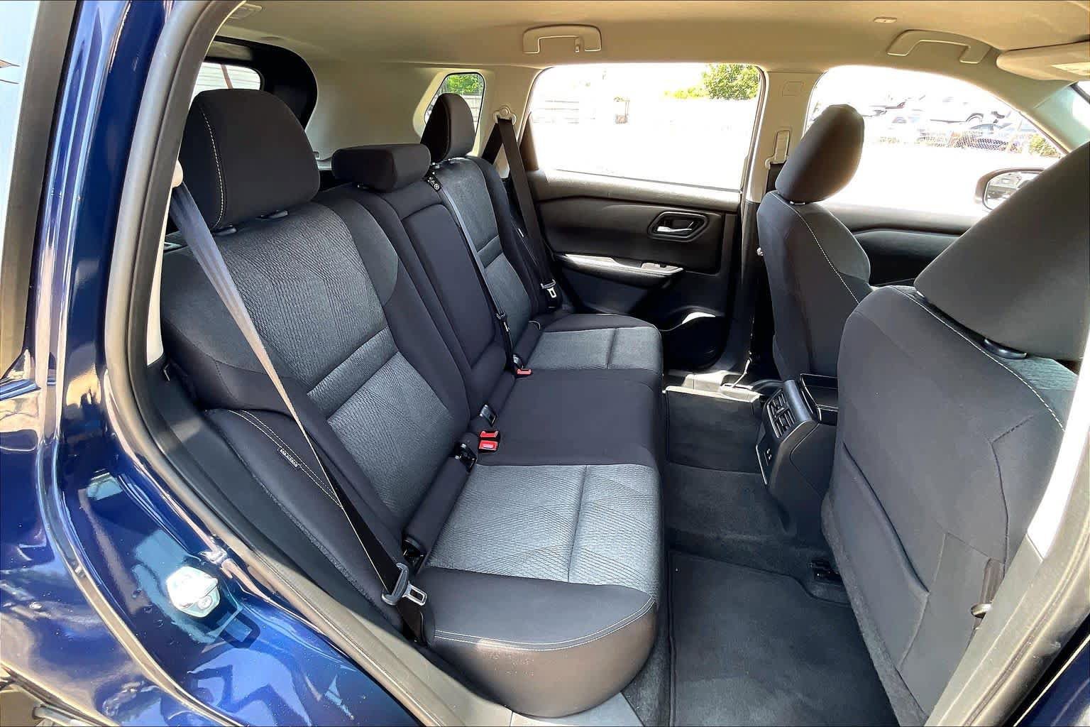 Used 2024 Nissan Rogue SV FWD image 21