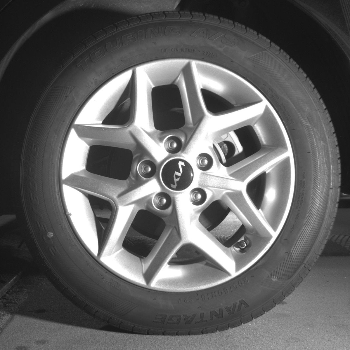 Used 2025 Kia Soul LX w/ LX Technology Package FWD image 14