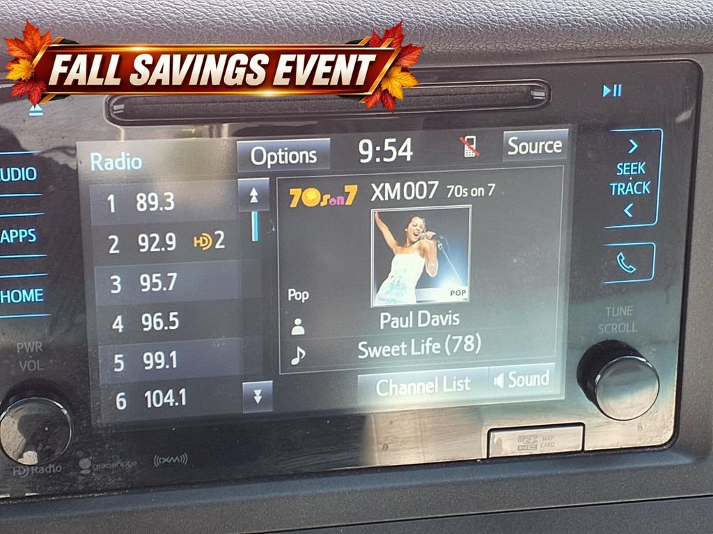 Used 2017 Toyota Sienna XLE Premium FWD image 28