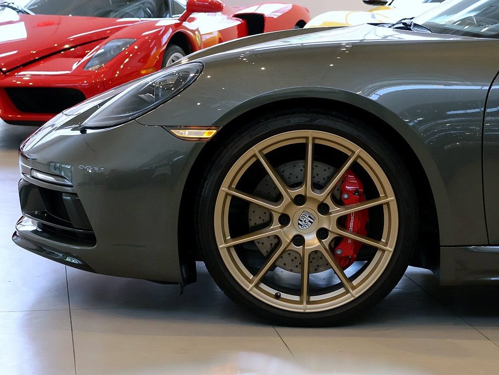 Used 2025 Porsche 718 Cayman GTS RWD image 40