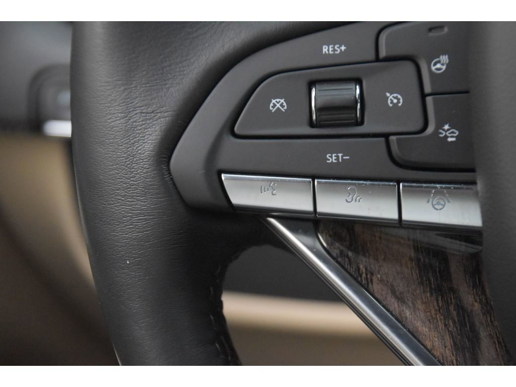 Certified 2023 Cadillac Escalade ESV Premium Luxury image 33