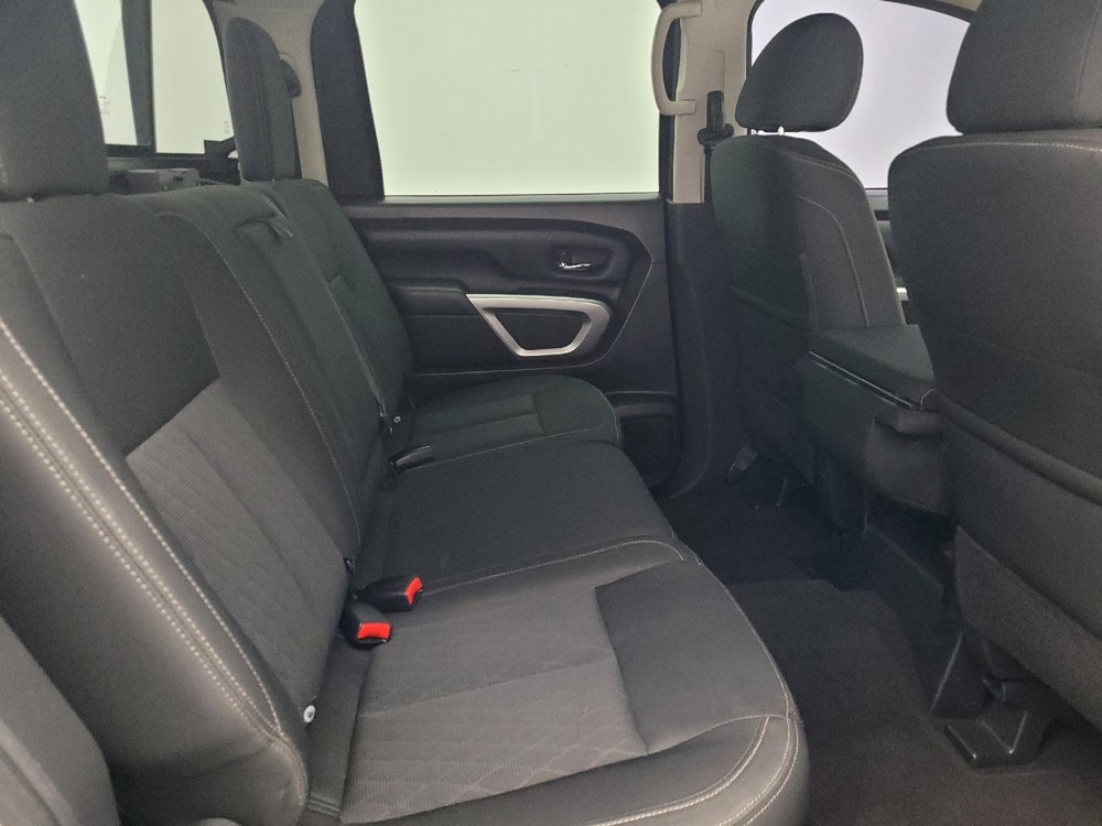 Used 2017 Nissan Titan SV RWD image 19