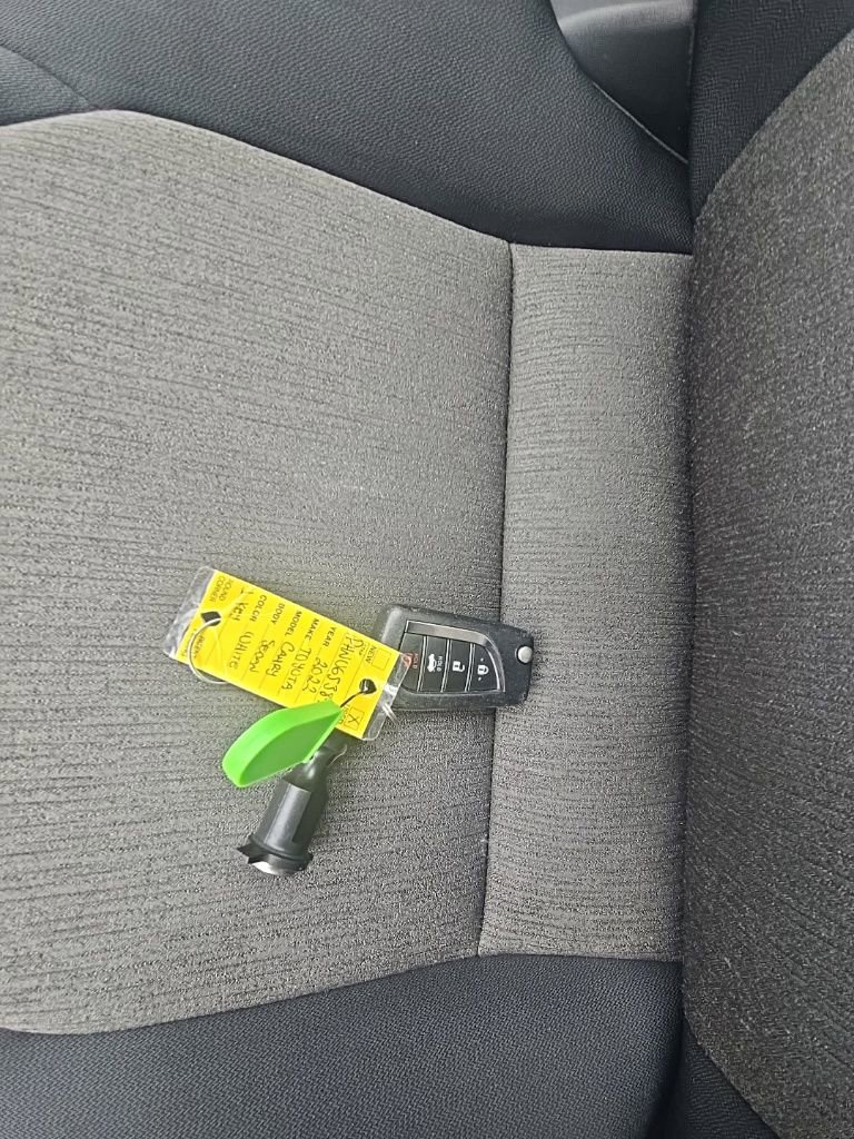 Used 2022 Toyota Camry LE image 31