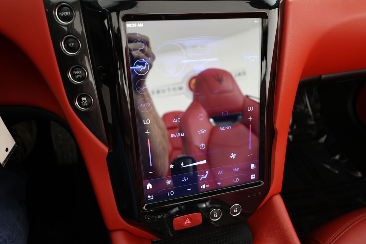 Used 2017 Maserati GranTurismo Convertible RWD image 49