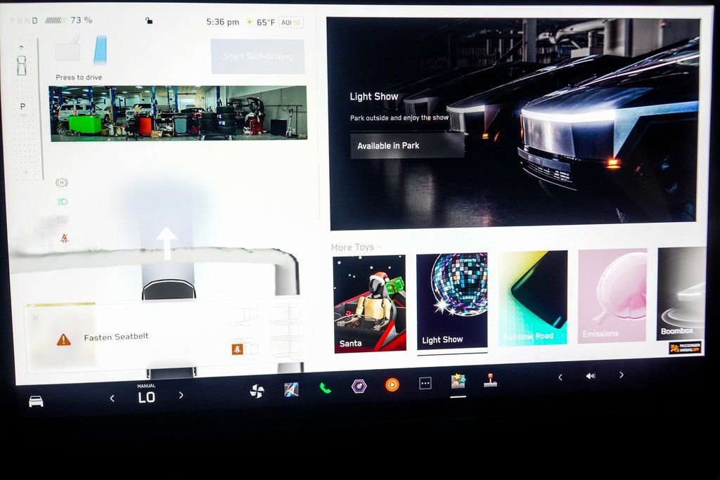 Used 2025 Tesla Cybertruck AWD Crew Cab image 34