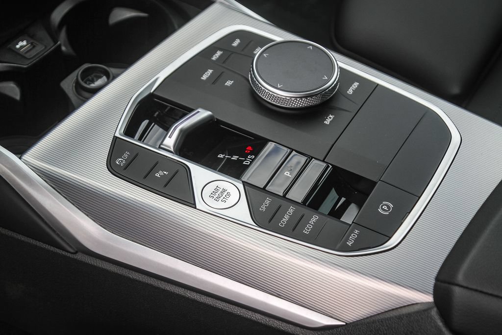 Used 2023 BMW M340i RWD image 16