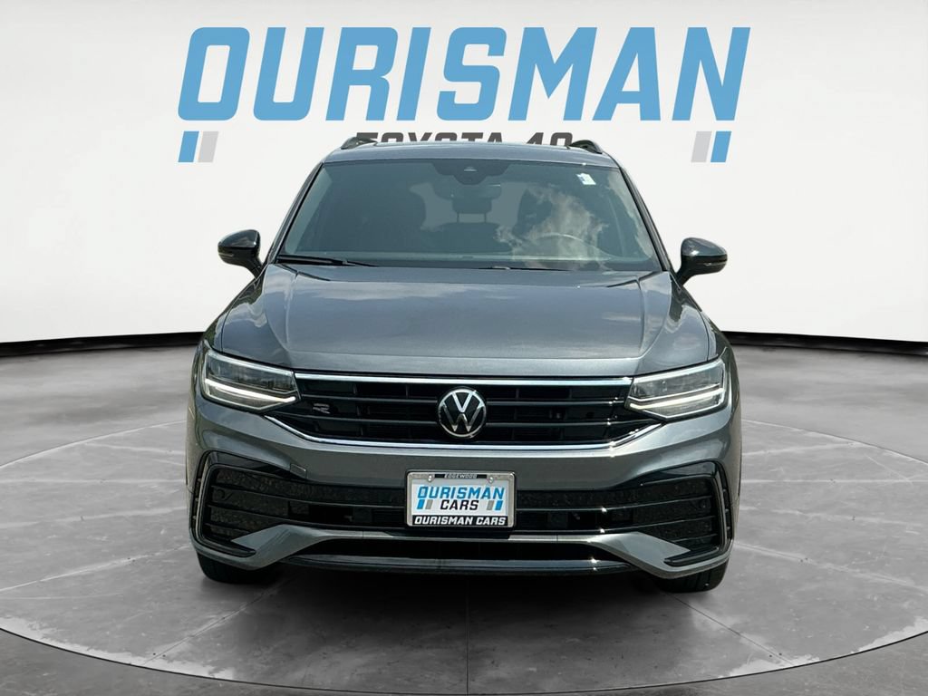 Used 2024 Volkswagen Tiguan SE R-Line AWD/4WD image 2
