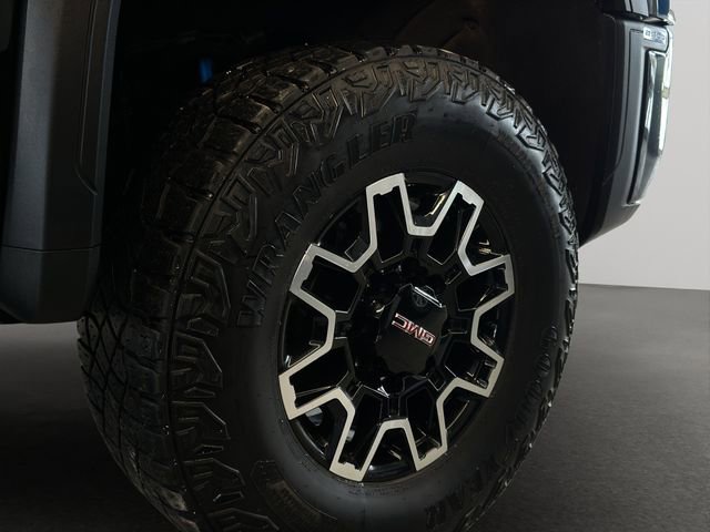 Used 2024 GMC Sierra 2500 AT4X image 22