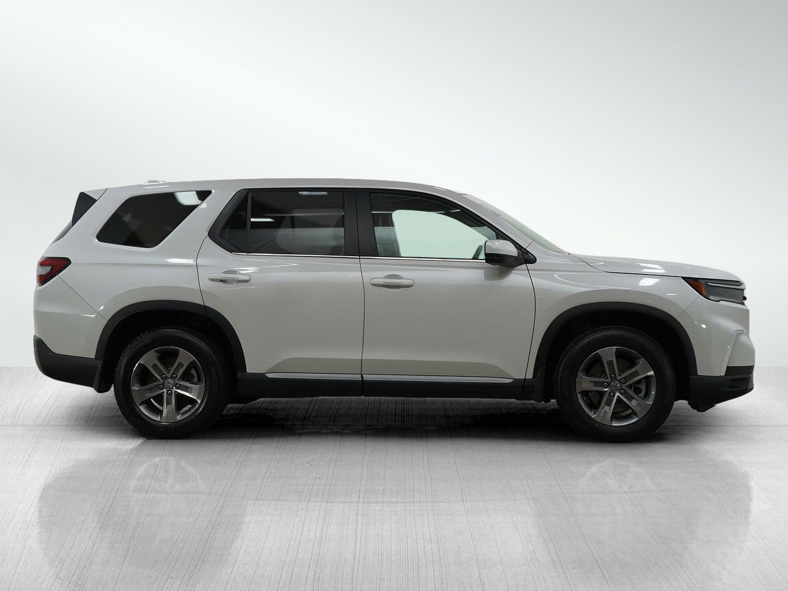 Used 2023 Honda Pilot EX-L image 6