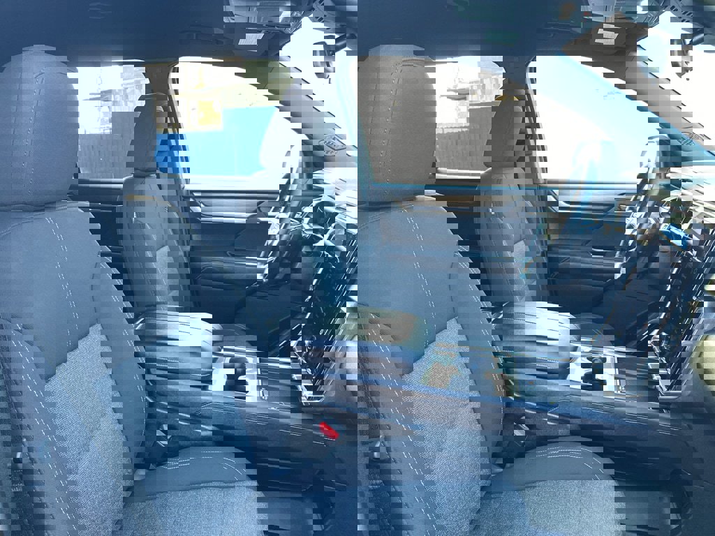 Used 2025 GMC Acadia Elevation image 25