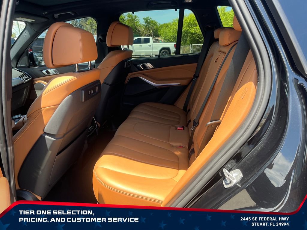 Used 2022 BMW X5 M50i w/ Parking Assistance Package AWD/4WD image 11