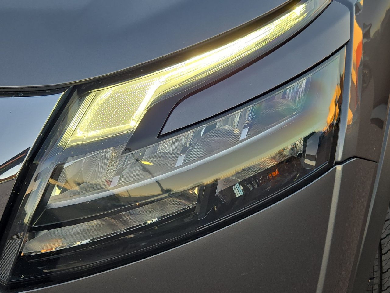 Certified 2025 Nissan Pathfinder SV FWD image 31
