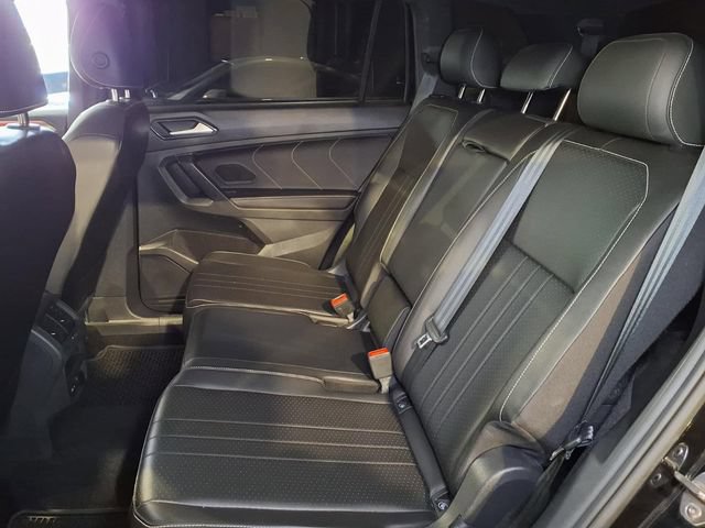 Used 2023 Volkswagen Tiguan SE R-Line FWD image 22