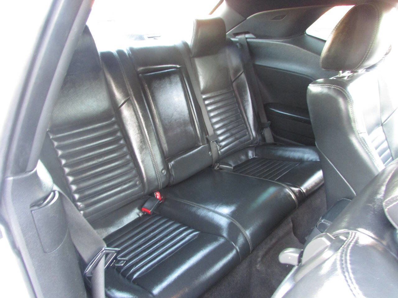Used 2010 Dodge Challenger SE RWD image 24