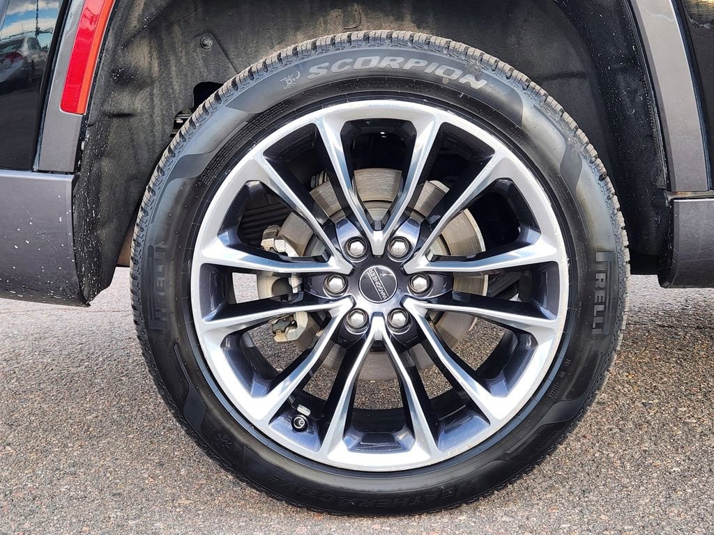 Used 2022 Jeep Wagoneer Series III w/ Premium Group I image 17