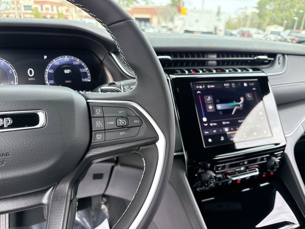 New 2026 Jeep Grand Cherokee Laredo image 15