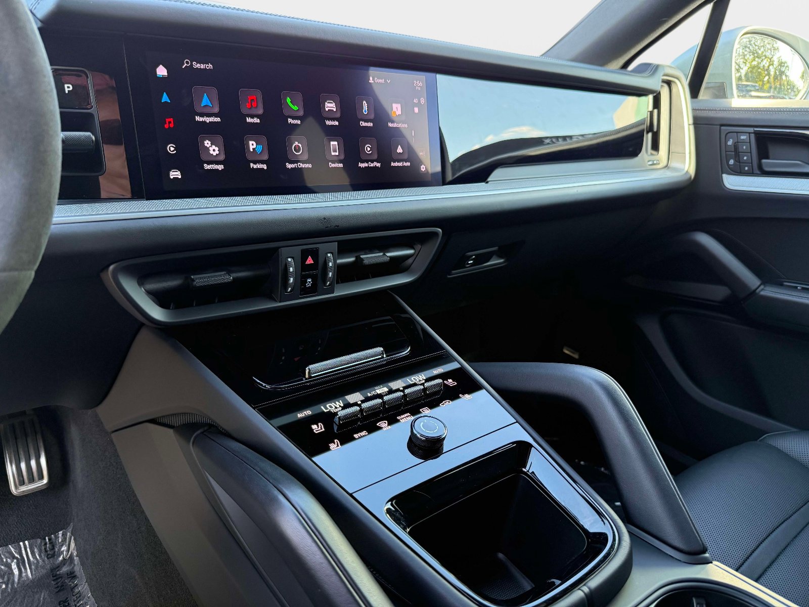 Used 2024 Porsche Cayenne Coupe image 46