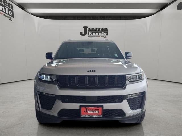 New 2026 Jeep Grand Cherokee L Limited AWD/4WD image 32