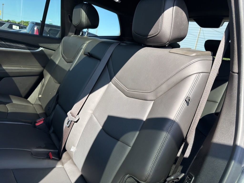 Used 2022 Cadillac XT6 Premium Luxury image 14