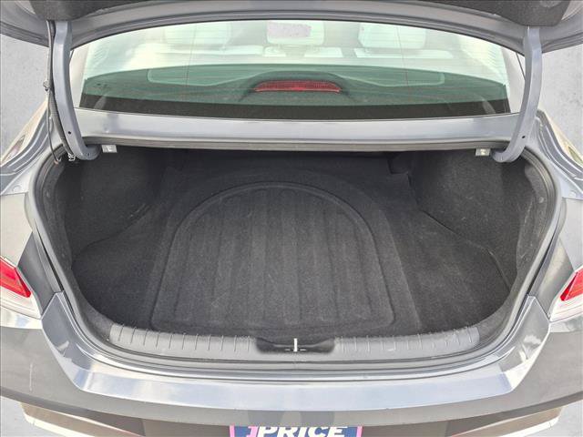 Used 2025 Hyundai Elantra Limited FWD image 6