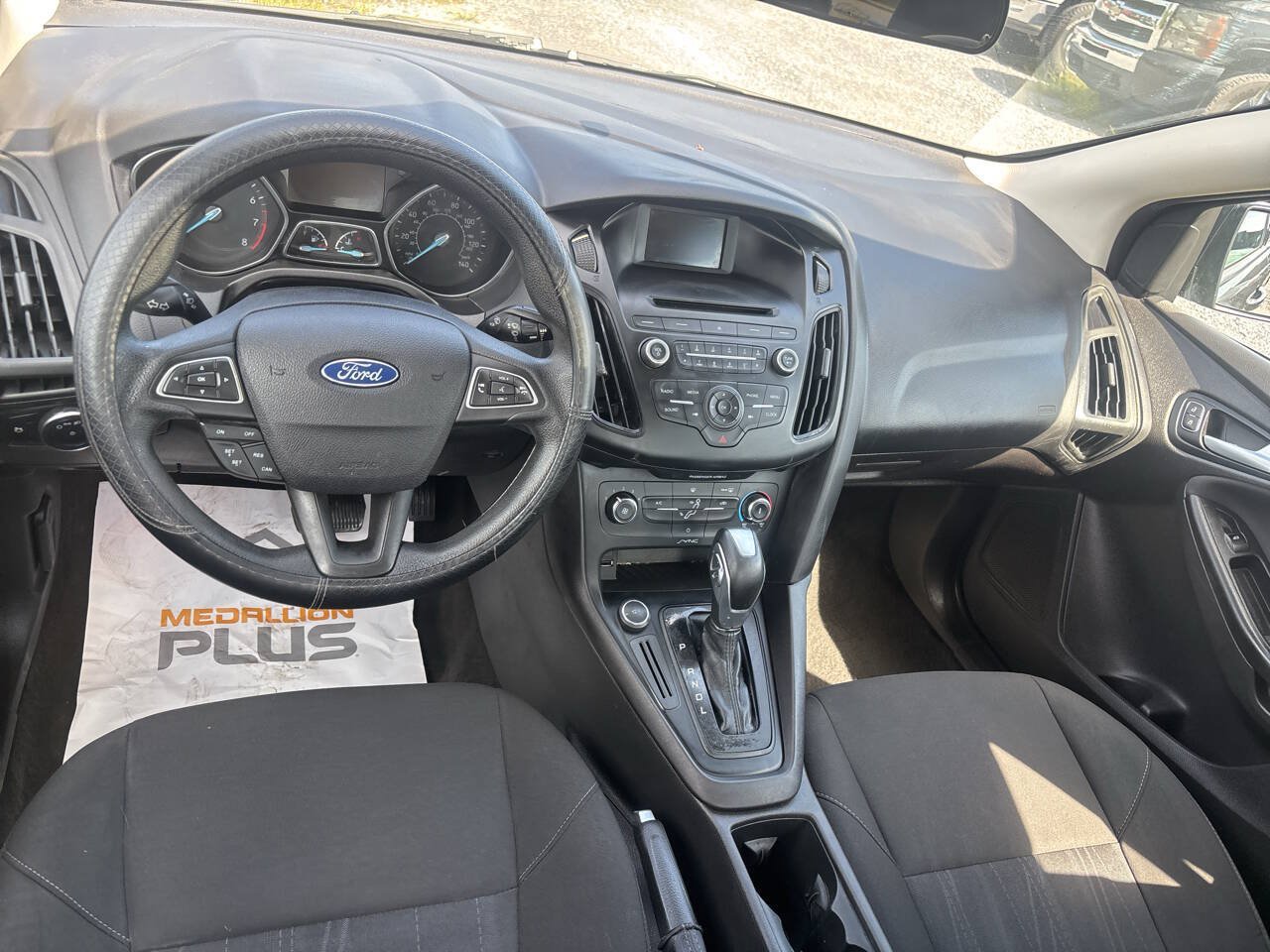 Used 2015 Ford Focus SE FWD image 12