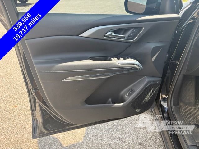 Used 2025 Chevrolet Traverse LT w/ Driver Confidence Package AWD/4WD image 10