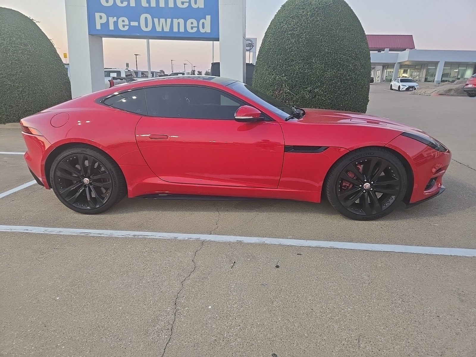 Used 2019 Jaguar F-TYPE R AWD/4WD image 4