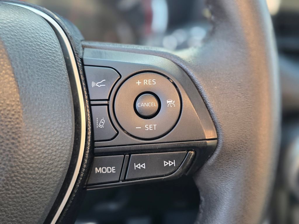 Used 2022 Toyota RAV4 Limited FWD image 27