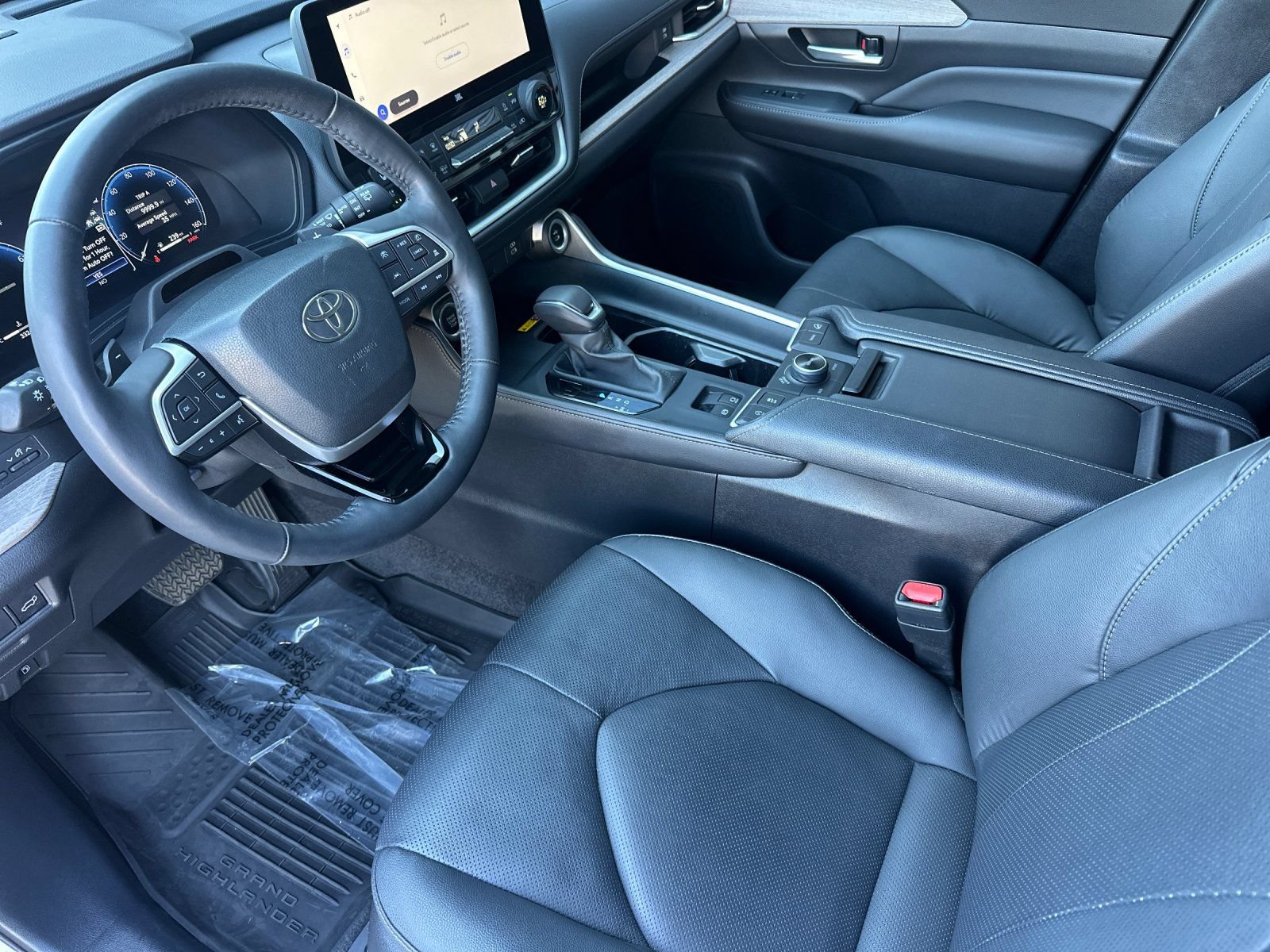 Used 2024 Toyota Grand Highlander AWD image 10