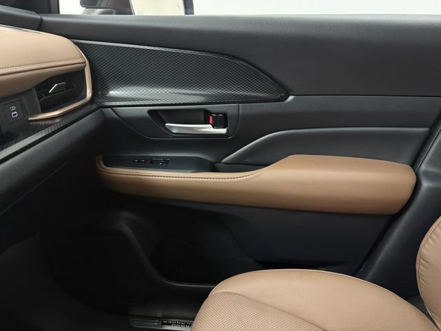 Used 2026 Toyota Grand Highlander AWD Hybrid image 24