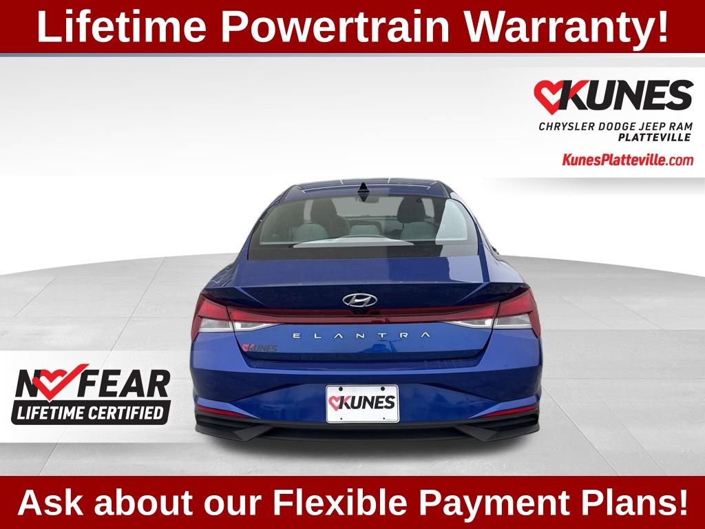 Used 2023 Hyundai Elantra SEL image 9