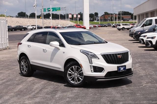 Used 2023 Cadillac XT5 Premium Luxury FWD image 2