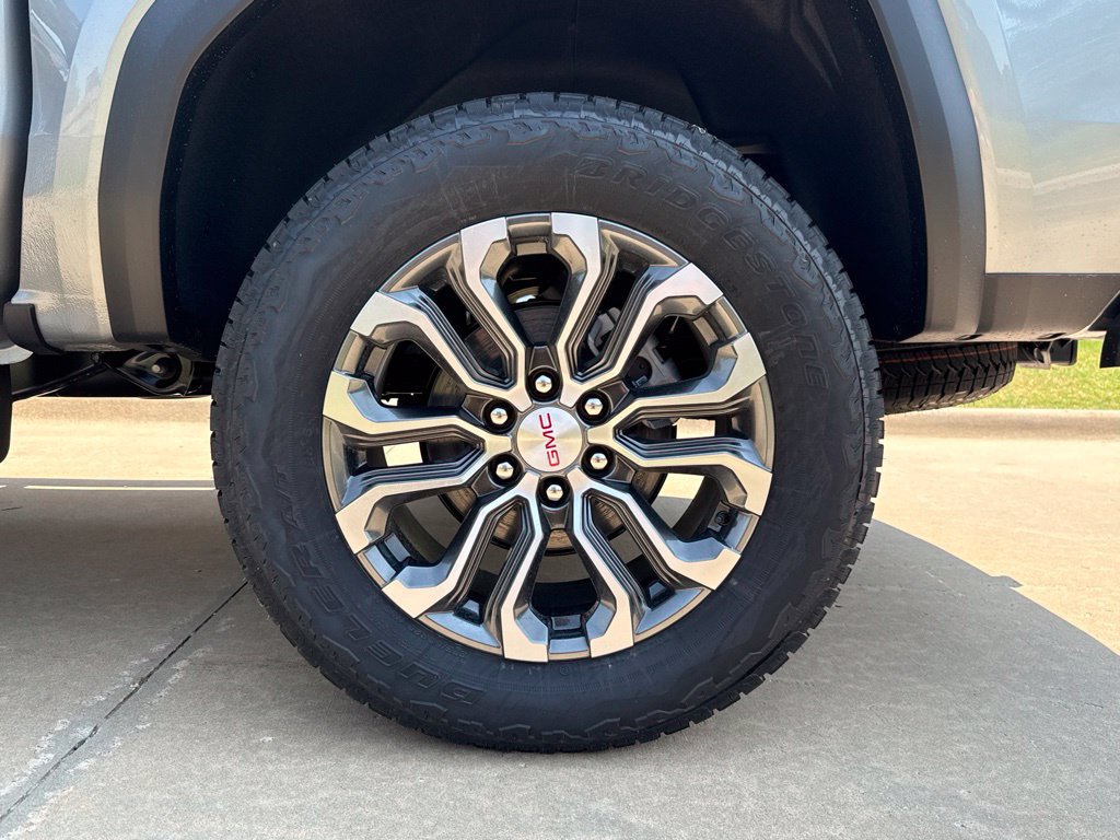 New 2026 GMC Canyon Denali AWD/4WD image 9