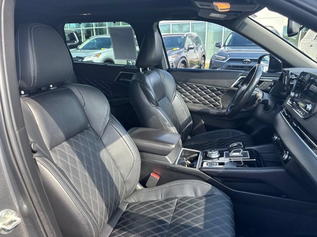 Used 2023 Mitsubishi Outlander SEL Black Edition AWD/4WD image 18