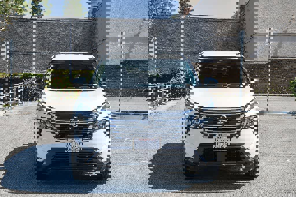 Used 2024 Nissan Rogue S image 2