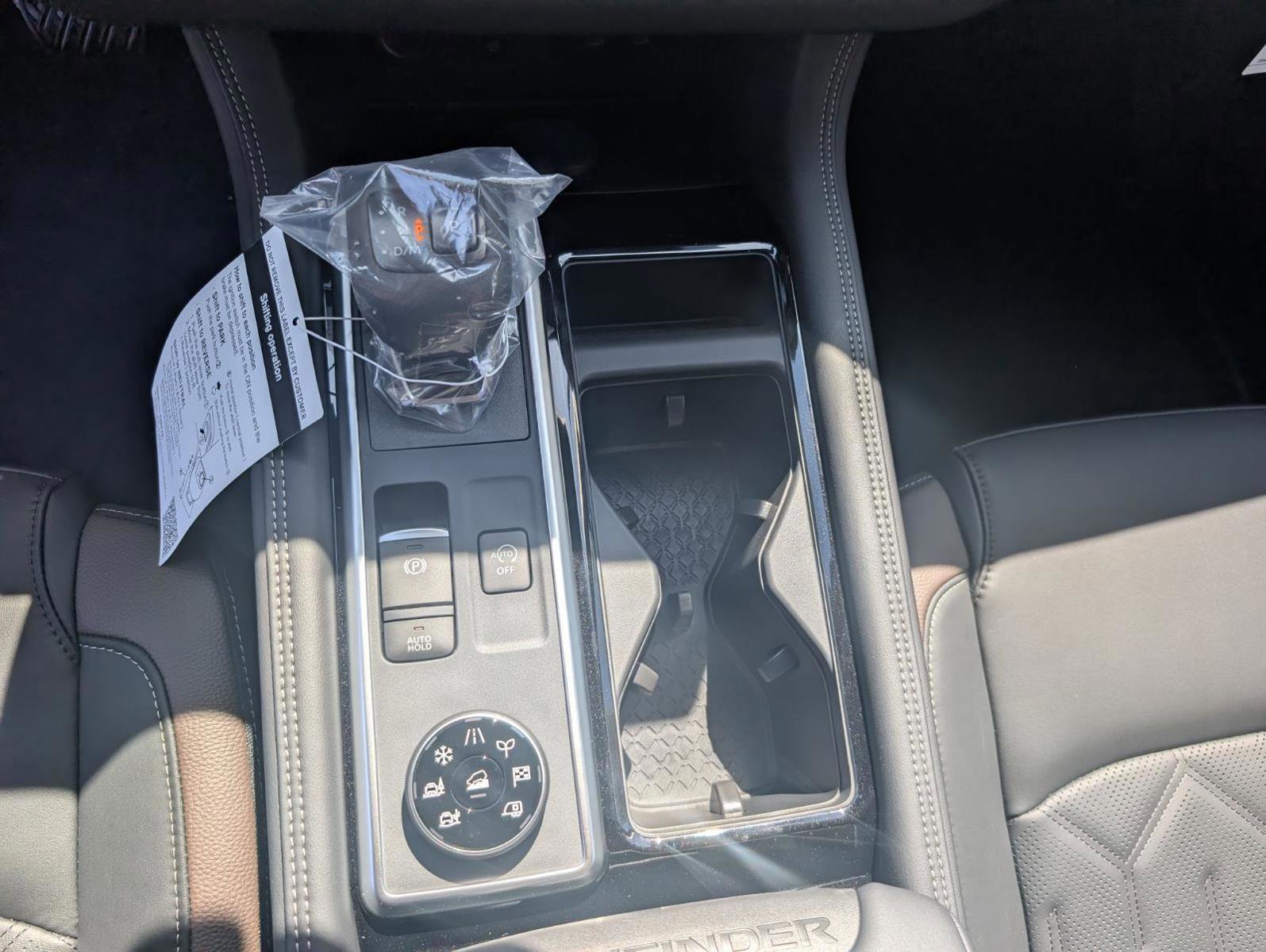 New 2026 Nissan Pathfinder Platinum AWD/4WD image 9