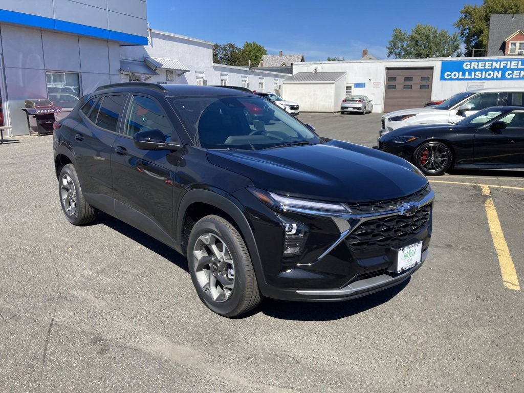New 2025 Chevrolet Trax LT w/ Driver Confidence Package