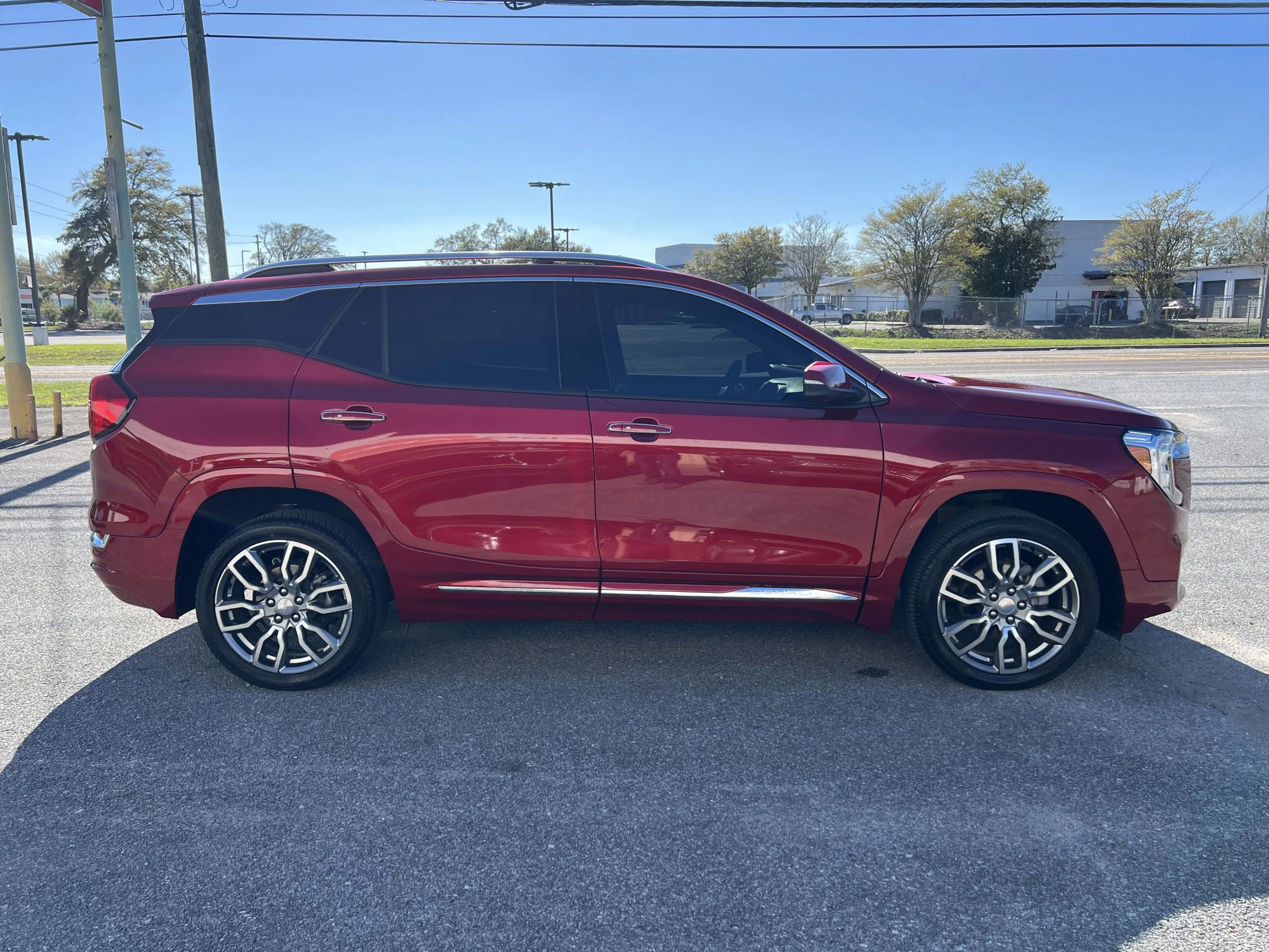Used 2024 GMC Terrain Denali w/ Denali Premium Package image 5