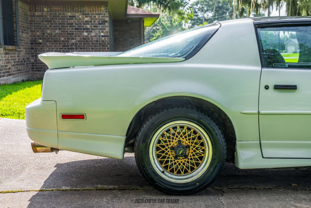 Used 1989 Pontiac Firebird Trans Am RWD image 10