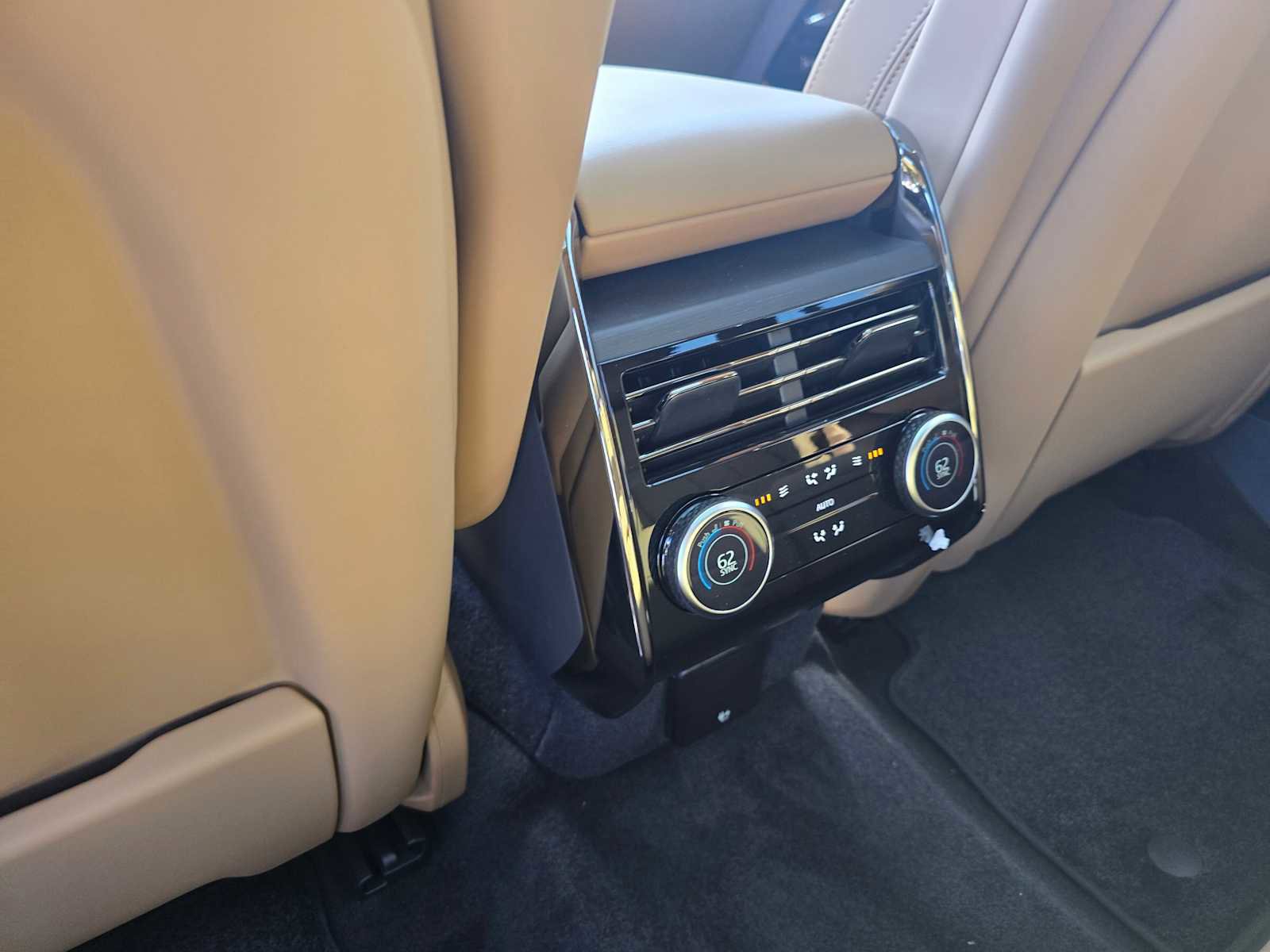 New 2025 Land Rover Range Rover Sport SE image 22