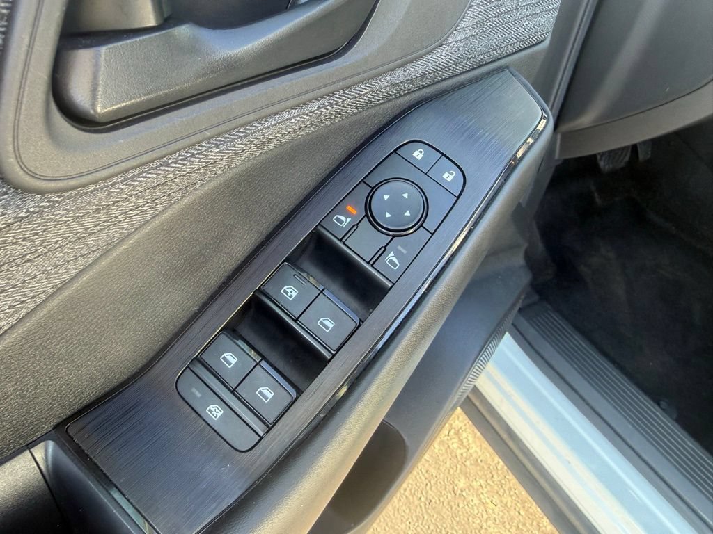 Used 2023 Nissan Rogue S AWD/4WD image 13