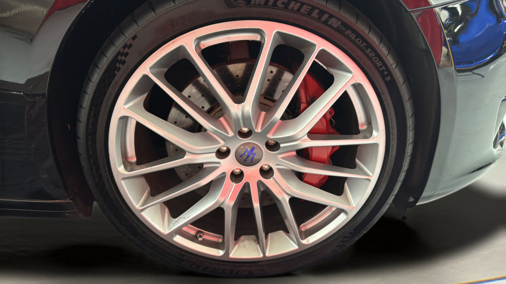 Used 2017 Maserati Quattroporte GTS GranSport RWD image 35