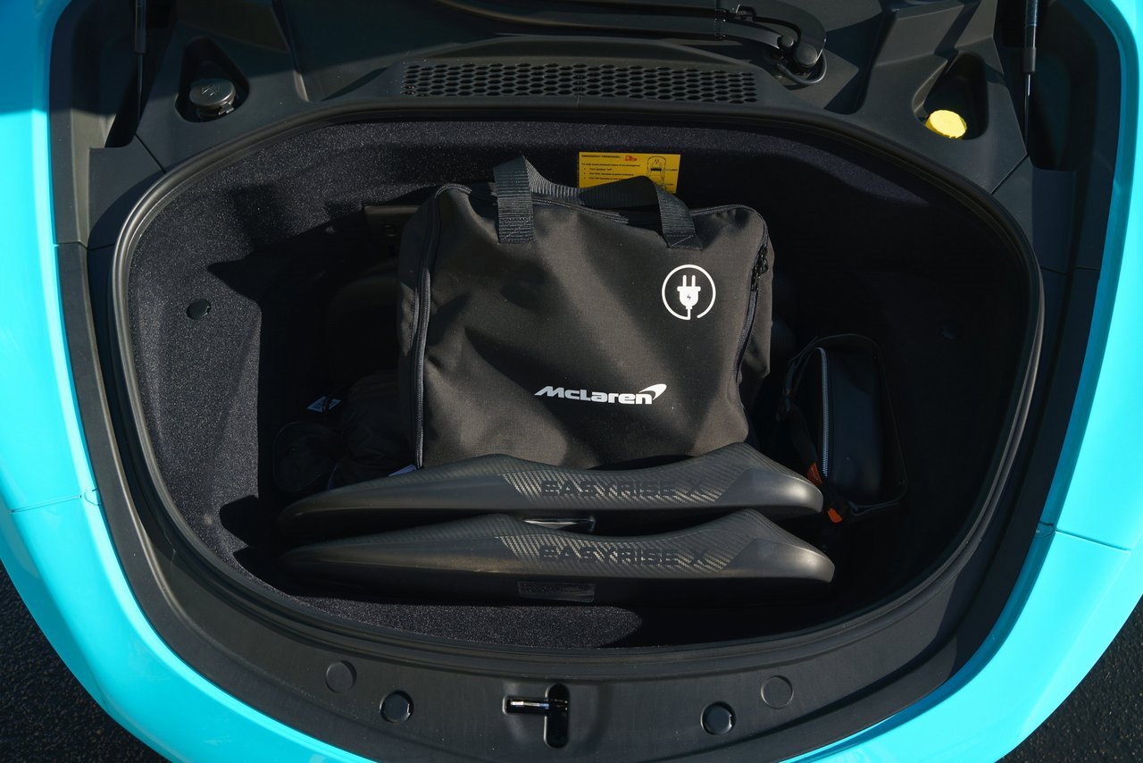 Used 2025 McLaren Artura Spider image 26