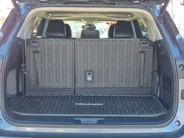 Used 2023 Toyota Highlander XLE image 6