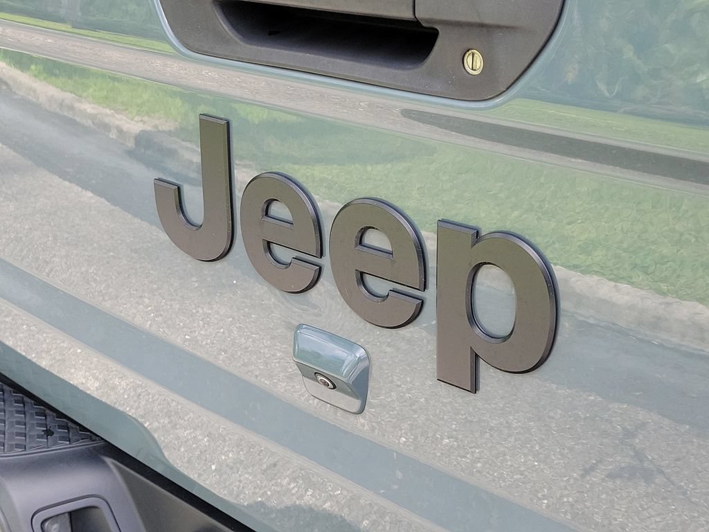 Used 2024 Jeep Gladiator Sport AWD/4WD image 5